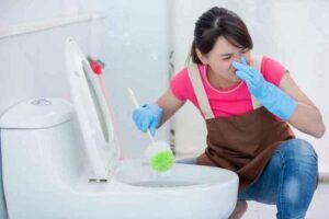 Công ty hút hầm cầu quận Tân Phú uy tín - Xử lý chất thải 24h 1 Nước rút chậm, mùi hôi bốc lên – dấu hiệu hầm cầu quận Tân Phú cần hút ngay!
