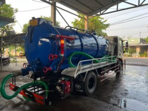 Hút hầm cầu Dĩ An, Bình dương giá rẻ, bảo hành lên đến 36 tháng 2 Quy trình hút hầm cầu Dĩ An chuyên nghiệp tại Xử lý chất thải 24h.