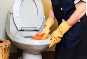 Dịch vụ hút hầm cầu huyện Nhà Bè giá rẻ – Nhanh chóng, sạch sẽ 1 Khi hầm cầu đầy, có mùi hôi hoặc thoát nước chậm, đó là lúc cần hút ngay.