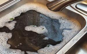 bon rua chen bi nghet anh huong nhu the nao